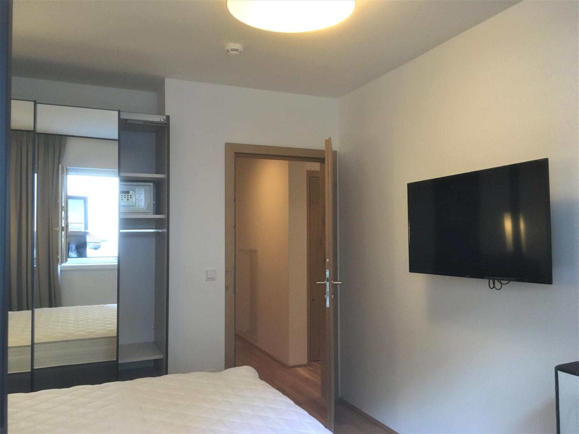Monas Apartment